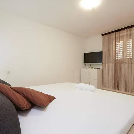 아파트 Lea 트로기르