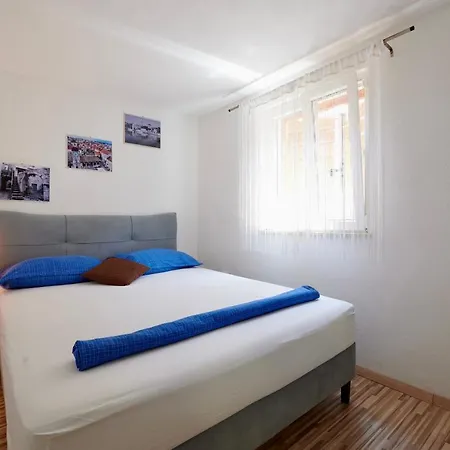 Apartment Lea *