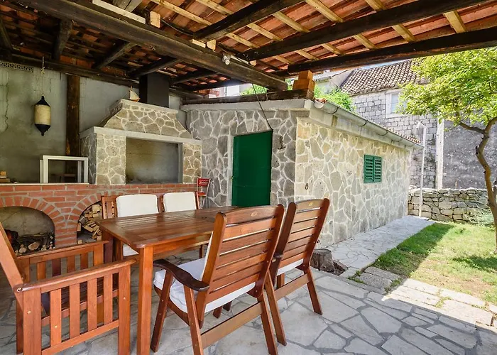 Apartman Lea *
